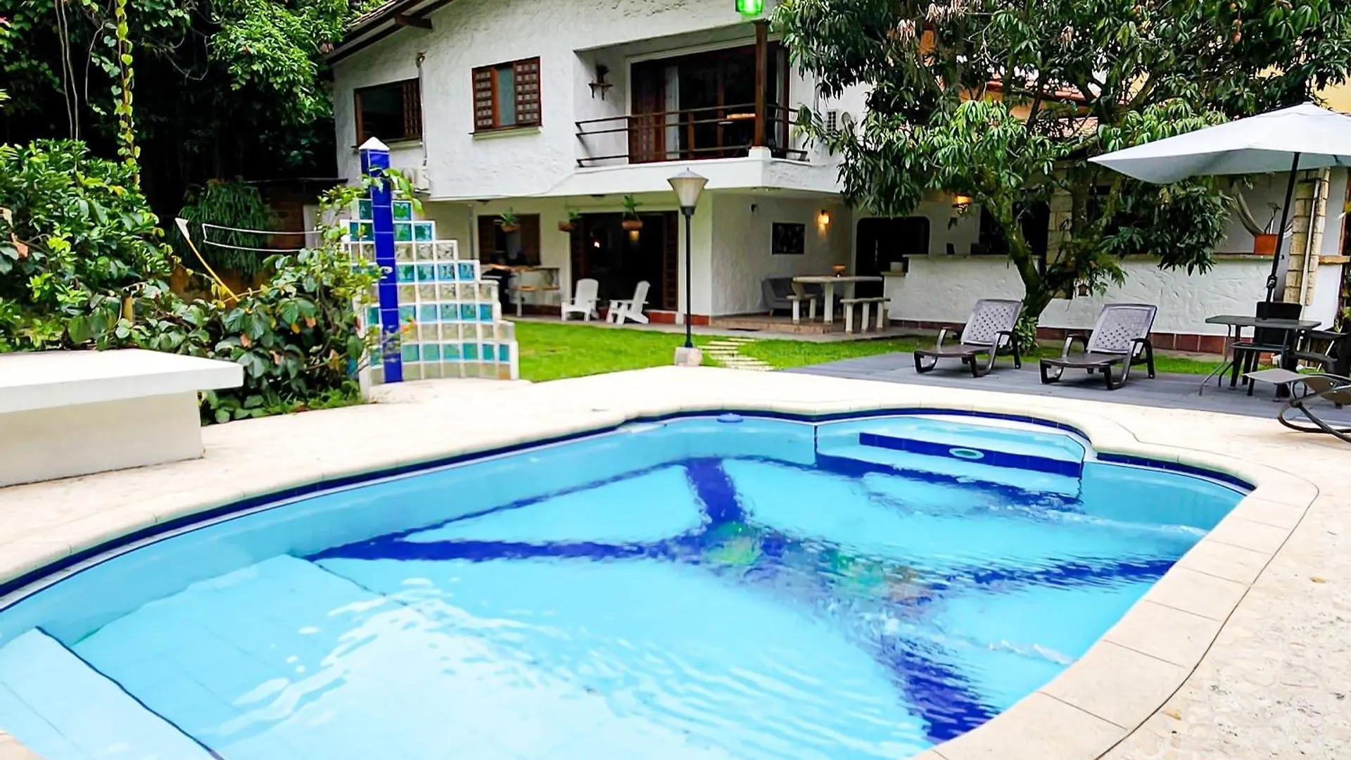 Luxury Villa In Provenza 메딜린 펜션