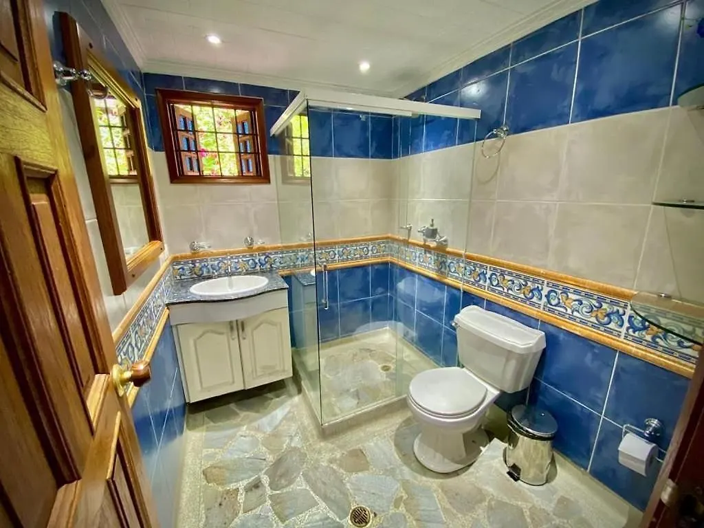 펜션 Luxury Villa In Provenza 메딜린