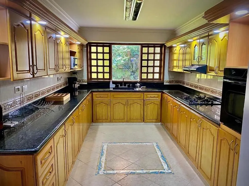 Luxury Villa In Provenza 메딜린 0*,