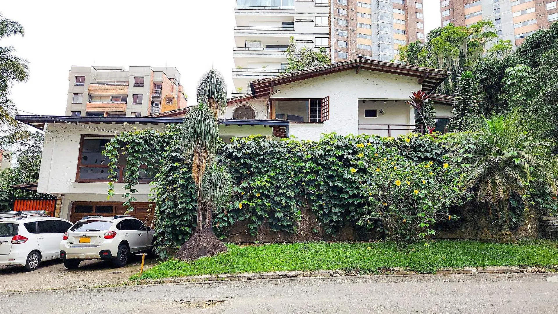 Luxury Villa In Provenza의 연락처